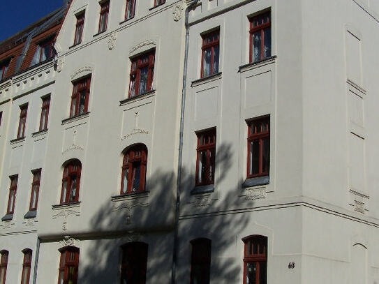 Schöne Wohnung mit Echtholzparkett und Stellplatz