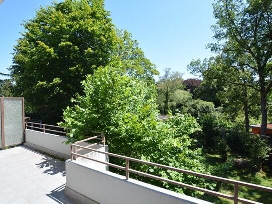 PUNKTLANDUNG. Terrassenwohnung am Burgberg.