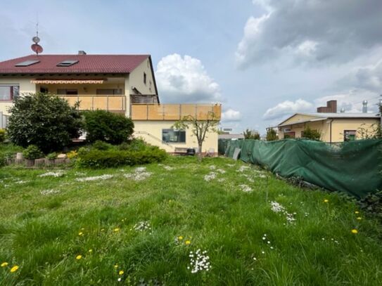 Mehrfamilienhaus mit Gewerbeeinheiten (2 Industriehallen mit Büroräumen)