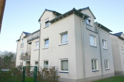 Schöne Wohnung mit Balkon und Tiefgaragenstellplatz