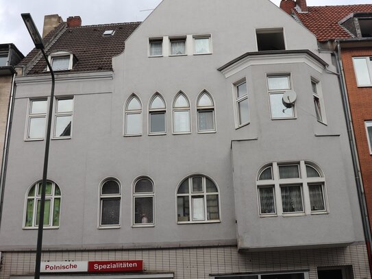 Vollständig renovierte Wohnung mit drei Zimmern und Balkon in Düsseldorf