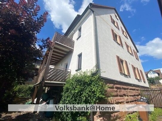 Wohnen in der Stadt mit toller Aussicht - saniertes Haus mit Ausbaureserve