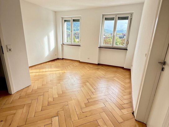 Altstadt Freiburg traumhaft helle 4 Zimmer Wohnung mit Parkettboden