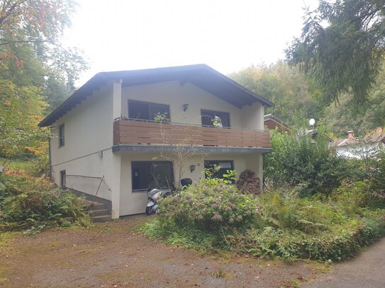 Charmantes Ferienhaus mit Potenzial in ruhiger Lage mit Blick ins Wesertal