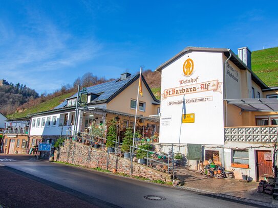 Zwei Häuser, aufteilbar in bis zu 7 Wohnungen in hochwasserfreier Lage von Alf