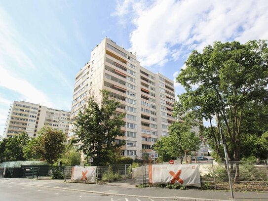 Top-Lage: Bezugsfreie 2-Zimmer-Wohnung mit Stellplatz am Mainpark