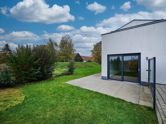 Erdgeschosswohnung mit Terrasse nah Straubing: Naturnah wohnen in Feldkirchen