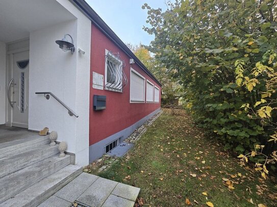 Helle, moderne Gewerbefläche für z.B. Büro oder Praxis mit Terrasse