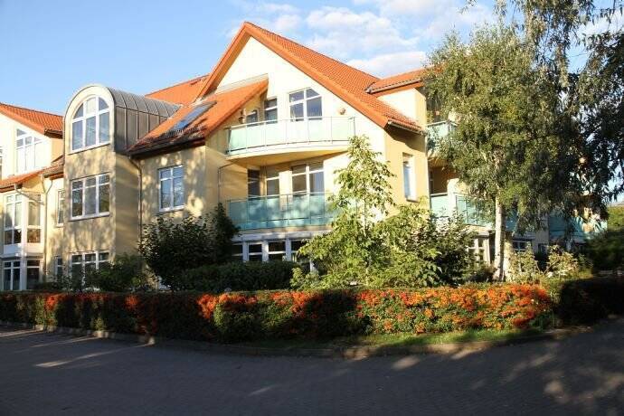 Sehr schöne ruhig gelegene 2-Raumwohnung (möbliert) im Erdgeschoss mit kleinem Garten, in kleiner grüner Wohnanlage - Photo 1