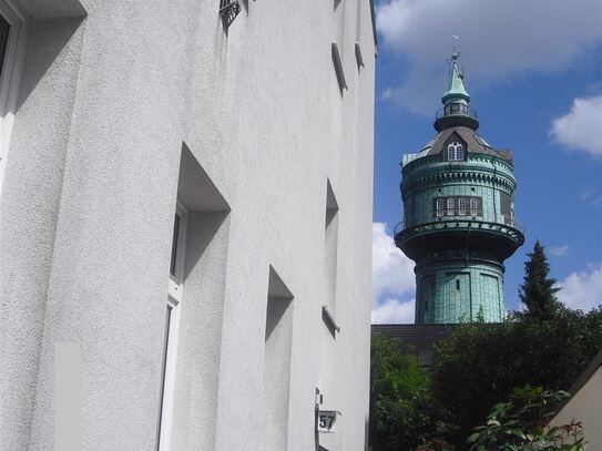 Schöne Gartenwohnung mit tollem Blick auf den Lokstedter Wasserturm