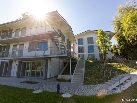 RE/MAX - Sonnige Terrasse geben dieser Wohnanlage in Seelage die besondere Note!