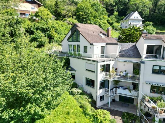 Traumhafte Maisonettewohnung mit Panoramablick in Rhöndorf: Lichtdurchflutet, großzügig, einzigartig