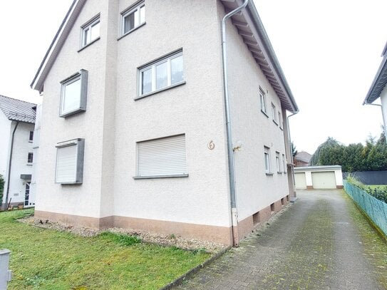 3-Fam.-Haus mit freier EG-Whg.+Garten in Malsch. 270 m² Wohnfl/über 600 m² Grundst/3 Garagen/ruh., gesuchte Lage.