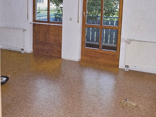 Provisionsfrei !! Schöne, helle 2 Zimmerwohnung in Kitzingen mit Balkon und überdachtem Stellplatz