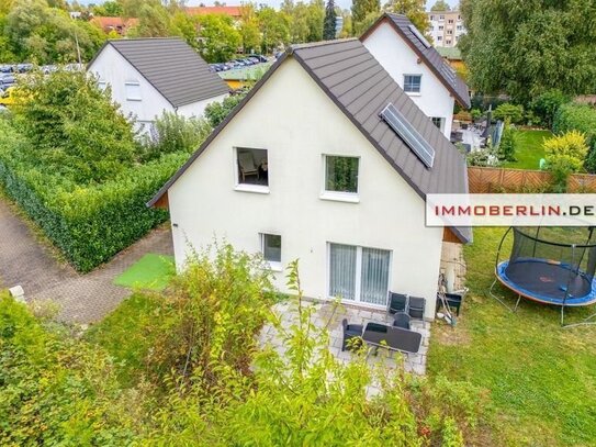 IMMOBERLIN.DE - Energieeffizientes Einfamilienhaus mit Südwestgarten in familienfreundlicher Lage