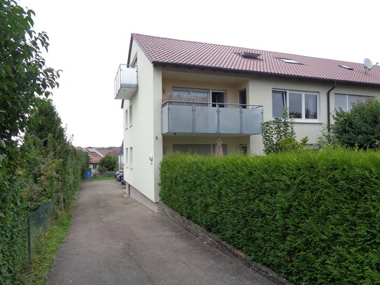 Lichtdurchflutete, ruhige 3 1/2 Zimmer - Wohnung im 1. OG mit Süd - Balkon