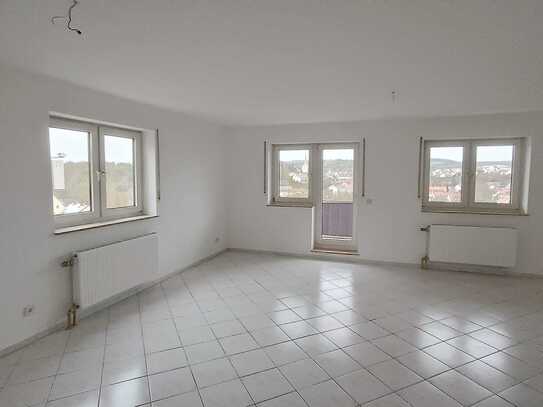 90 qm Wohnung, 2,5-Zimmer mit Balkon