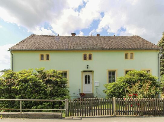 Wohnen mit Garten, Freistellplatz und einer Garage in naturnaher Lage