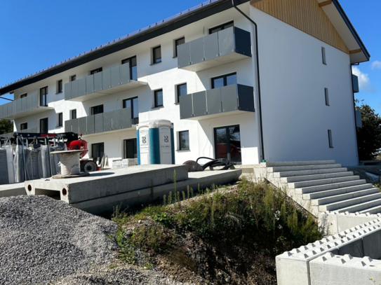 Erstbezug - Exklusive 3-Zim-Wohnung mit 2 Balkone & Einbauküche in Leutkirch im Allgäu mit Bergblick