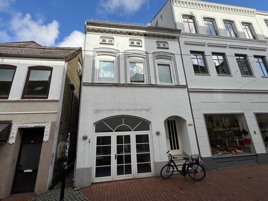 Wohnen und Arbeiten unter einem Dach: Stadthaus mit Gewerbefläche (EG) mitten in der Altstadt