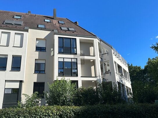 Top saniert: Exklusive 5-Zimmer Maisonette-Wohnung mit Blick ins Grüne am Wöhrder See - Stellplatz