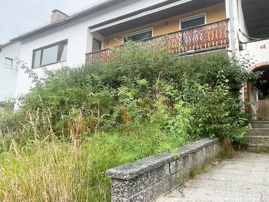 PROVISIONSFREI! Mehrfamilienhaus mit Potenzial und Weitblick in Ohrenbach bei Auerbach