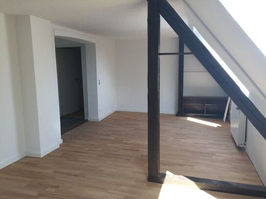 2-Zimmer-Wohnung, Küche und Bad . in der 3. Etage, Bj. 1991