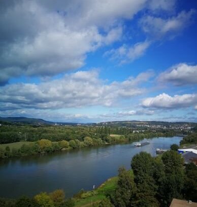 Tolles Appartement mit Traumaussicht in Trier ab sofort zu vermieten -neuwertig- 31 qm, IAT Tower Trier, 12. Etage !!