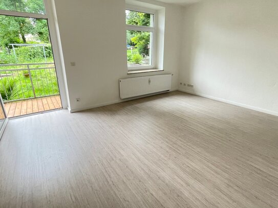 Frei ab 1.12.24. / komplett zum Innenhof mit Balkon + Wanne u.v.m.