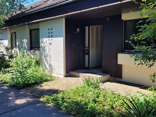 Ruhig gelegener Reihenmittelbungalow in Augsburg - Haunstetten - Nord mit Ausbaupotenzial