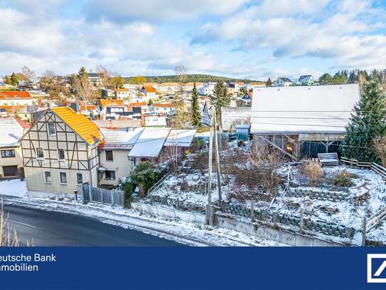 Haus mit Anbau und vielen PKW Stellmöglichkeiten