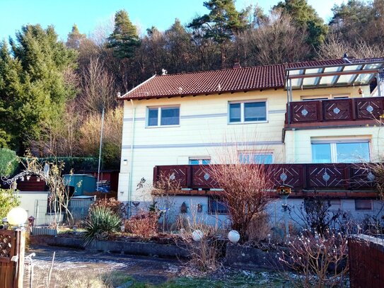 Landstuhl - Geräumiges Ein- / Zweifamilienhaus mit zwei Garagen