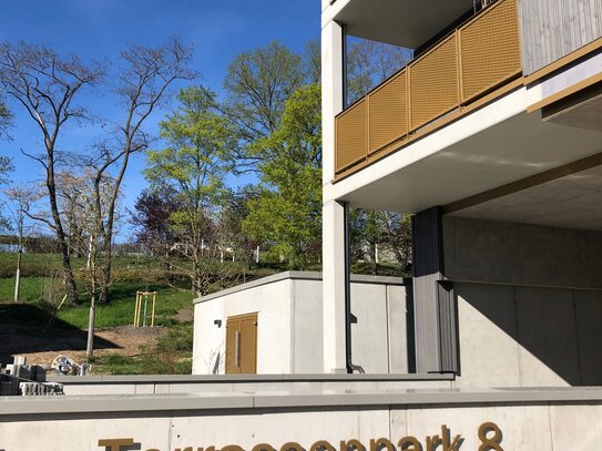 Exklusive großzügige Neubauwohnung mit eigenem Garten und überdachter Terrasse am Terrassenpark Würzburg Hubland