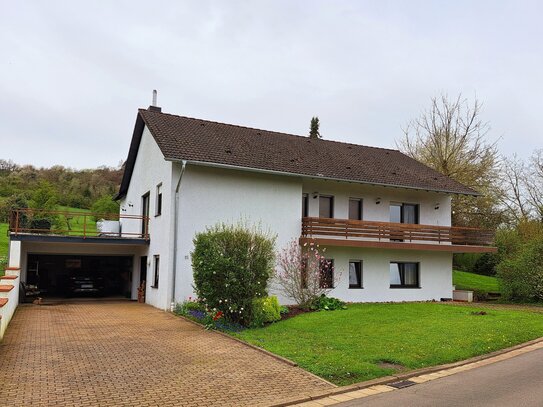 verkauft - Freistehendes, gepflegtes Wohnhaus im Grünen mit großem Grundstück und Fernblick in ruhiger Lage von Merzig-…