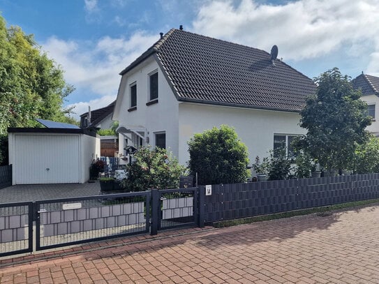 4-Zimmer-Haus in ruhigem Wohngebiet mit kleinem Garten und toller Terrasse