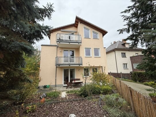 "Ihr neues Zuhause im Blumenviertel von Prenzlauer Berg: Bezugsfreie Wohnung mit Terrasse, KFZ- Stellpl. und eigenem Ga…