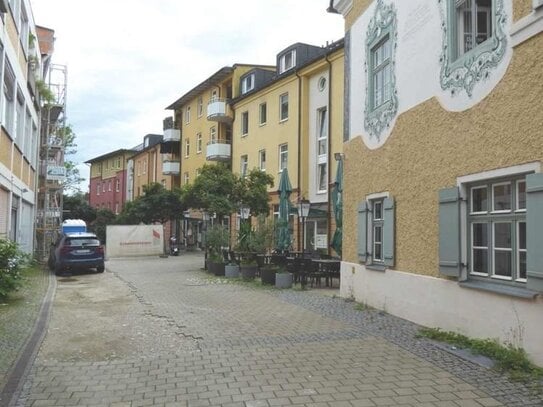 Bad Aibling, sonnige ruhige 2 Zimmerwohnung mit Lift u. Balkon zur Gartenseite. Nicht vermietet!