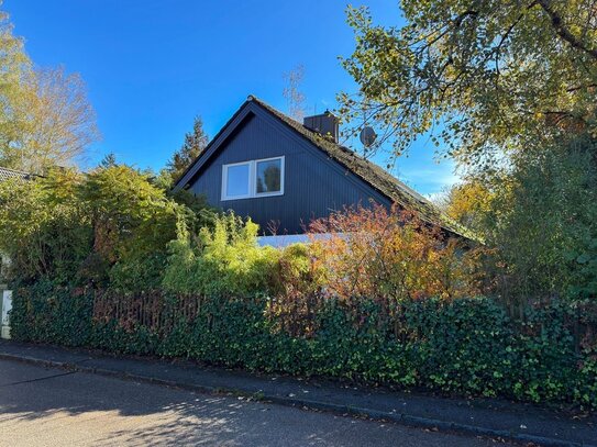 Einfaches Einfamilienhaus mit großem Garten in Bernried