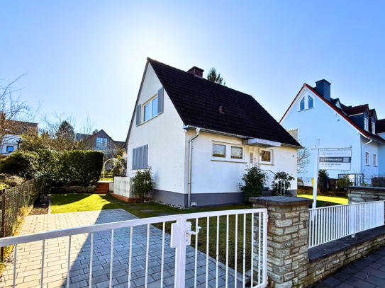 Freistehendes Einfamilienhaus mit Garten in Bad Homburg-Gonzenheim.