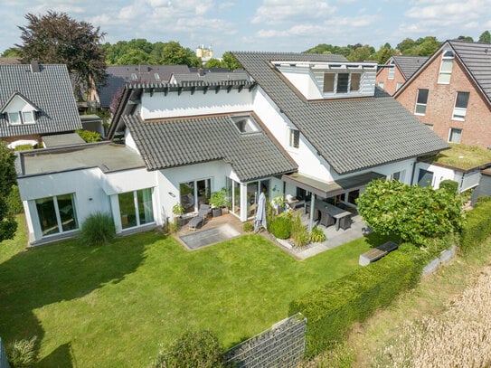 einzigartiges Architektenhaus mit hochwertiger Sauna und uneinsehbarem Garten!