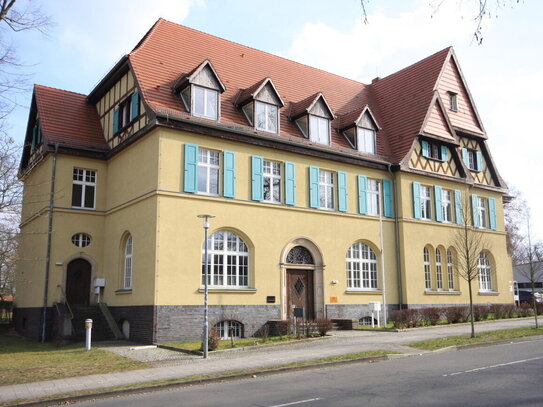 Arbeiten (Büro/Praxis) im Repräsentativen Baudenkmal direkt am Dallgower Bahnhof