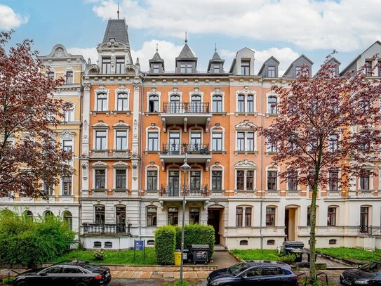 Gründerzeitviertel Kaßberg - charmante ETW mit histor. Kachelofen und Balkon im Jugendstilgebäude.