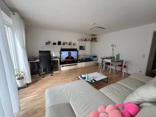 Attraktive 3-ZI-ETW in M-Rammersdorf - zentral, mit Balkon & TG, ideal für Paare & Kapitalanleger!