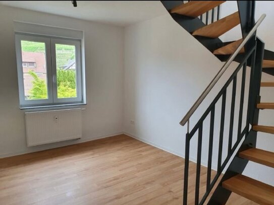 Charmante, sanierte 4,5 Zimmer Maisonette Wohnung mit Balkon und EBK