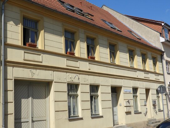 schöne 2-Raum Wohnung in Altentreptow, Brandenburger Str 1, provisionsfrei zu vermieten