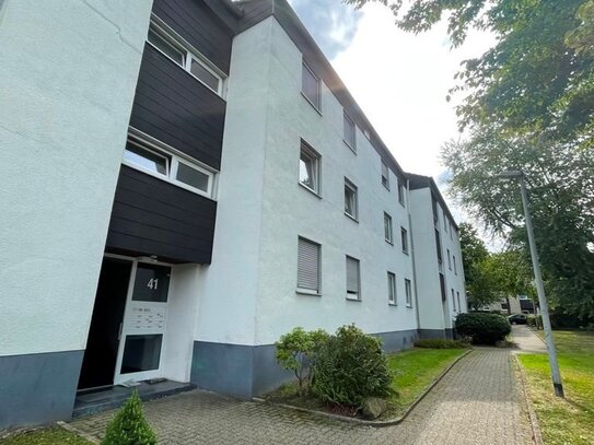 * Provisionsfrei ! * Vermietete, modernisierte 2,5-Raum Wohnung mit Balkon im Gepflegten Haus !