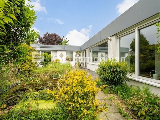 Außergewöhnlicher Bungalow auf tollem Grundstück.