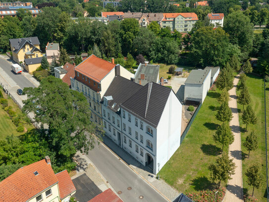 Mehrfamilienhaus mit Garagen im Stadtkern der Stadt Guben