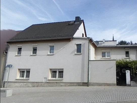 Preisfaires Haus in Osterfeld mit Dämmung und schönem Dach