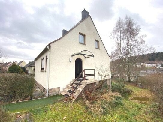 Bergstadt Ehrenfriedersdorf: Einfamilienhaus aus den 1970er Jahren/ ruhiges Wohngebiet/voll unterkellert/Terrasse/perfe…